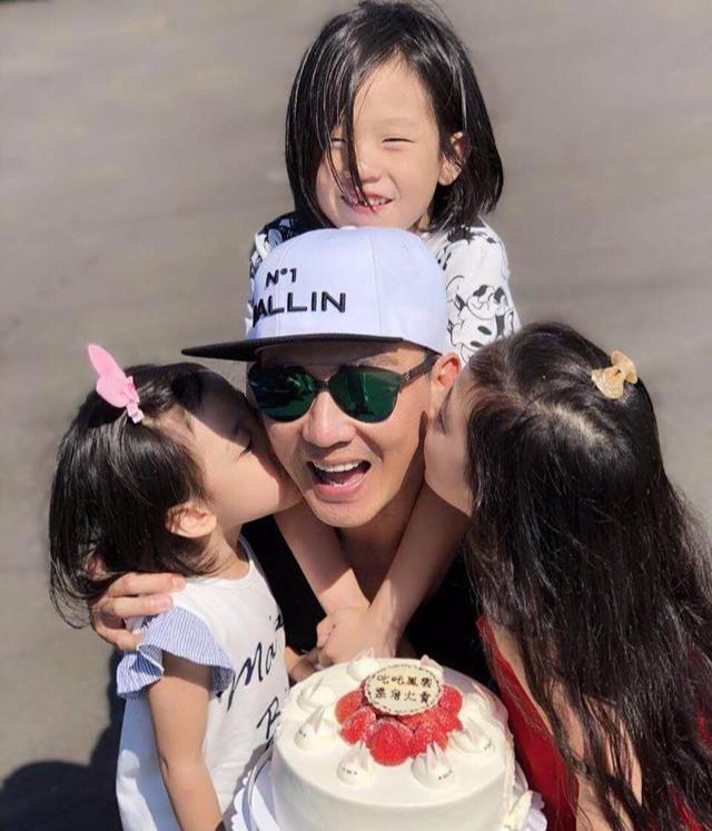 曾落魄到身無分文，女友不離不棄陪伴7年，周杰倫為他寫了一首歌，酬勞夠他花四年！