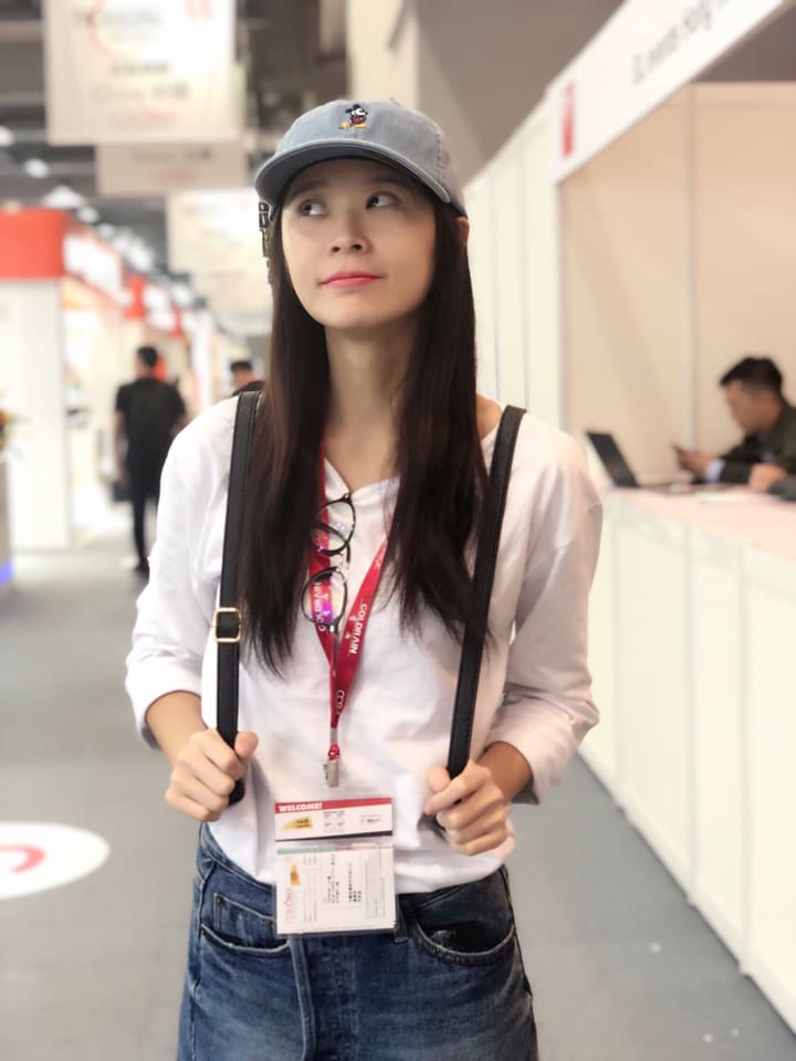 李燕曝多年隱疾「一整年都在吃藥」!18歲養家「弟弟父親節淚謝姐拉拔」哽咽:我得討生活