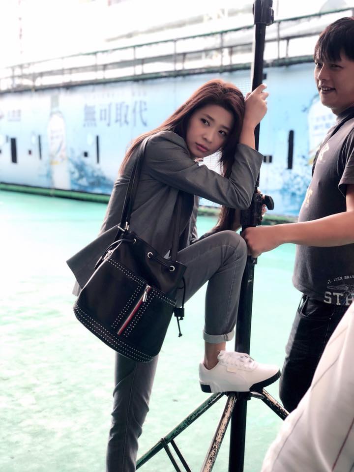 李燕曝多年隱疾「一整年都在吃藥」!18歲養家「弟弟父親節淚謝姐拉拔」哽咽:我得討生活