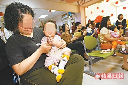 病母「求扶養遭拒」！他訴說「悲慘童年」法官心痛相挺  判決一出眾人讚爆：養的大過天  