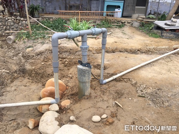 深鑿60公尺「湧出黃金龍泉」！老翁鑽井一月苦無結果 「土地公入夢指引」隔天奇蹟發生