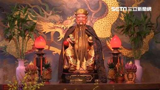 深鑿60公尺「湧出黃金龍泉」！老翁鑽井一月苦無結果 「土地公入夢指引」隔天奇蹟發生