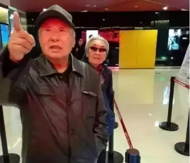 8張愛情最美的樣子！看到最後一張哭慘了：「一生太短，來世還要再相愛」