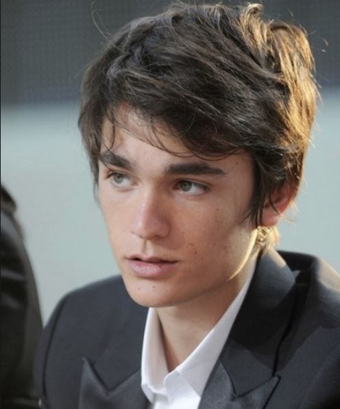 上帝的傑作!憂鬱氣息男當年被封「法國第一美男子」 引退多年「24歲帥兒」曝光網讚:帥過老爸!