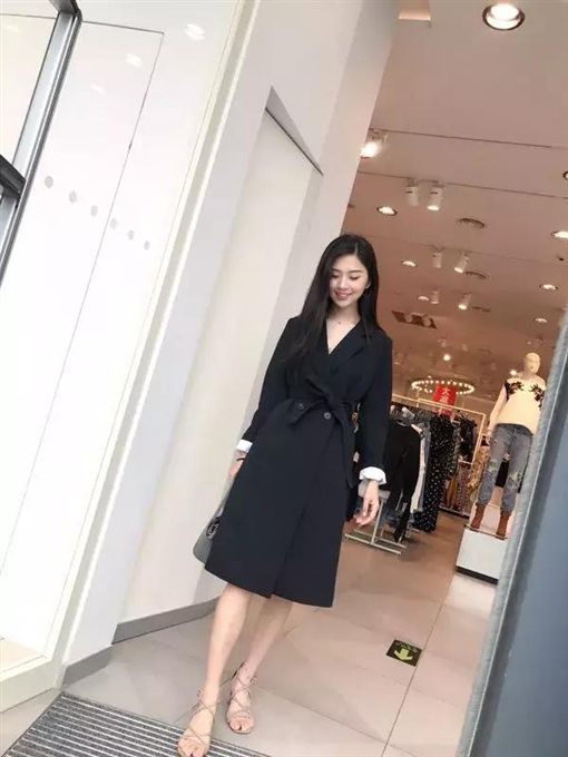 23歲網紅正妹回家過年「美貌也放假」　姐姐出賣她「油頭大嬸真面目」全網笑瘋：回家變如花！
