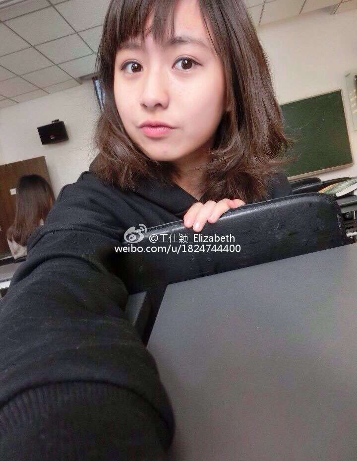 記得13年前《功夫》的小啞女嗎？　 現在22歲的她變「甜美氣質高材生」網讚翻：星爺有眼光❤