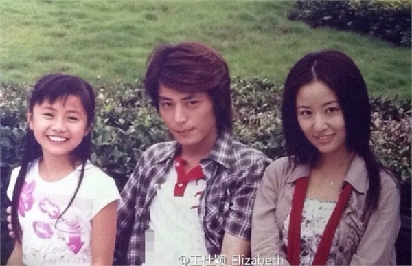記得13年前《功夫》的小啞女嗎？　 現在22歲的她變「甜美氣質高材生」網讚翻：星爺有眼光❤