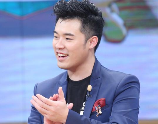 王祖藍有錢我信，鄧超有錢我信，李晨有錢我信，他有錢我難以想像！