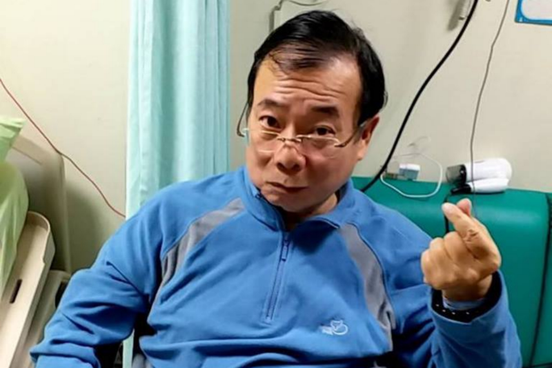 住院一個月！廖峻兒子哽咽喊：「爸爸過年無法回家」　蠟燭兩頭燒「曝最新病況」：真的笑不出來