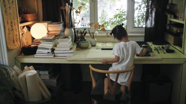 「身價400萬」卻離開都市赴鄉下！孫楠一家六口「月租3200元住30坪民宅」：富裕對孩子沒幫助