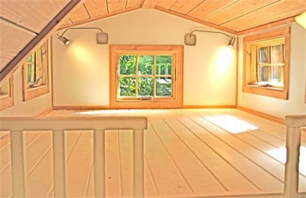 他買下一棟5.6坪的「迷你屋」被家人嫌到爆，但打開家門後，每個人都被驚艷到說不出話