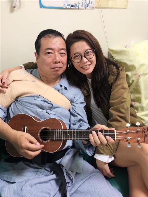 30年不離不棄!廖峻病倒後「澎澎暖心守護他」 連兒子都被感動:「為爸爸付出好多」