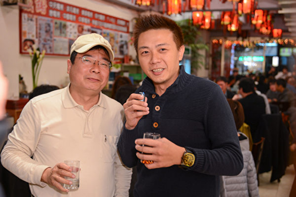 30年不離不棄!廖峻病倒後「澎澎暖心守護他」 連兒子都被感動:「為爸爸付出好多」