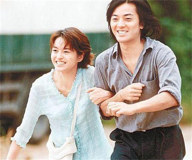 她19歲出道24歲走紅  曾讓鄭伊健甜喊「絕對是我老婆！」 今54歲仍單身戀情全「不超過7年」