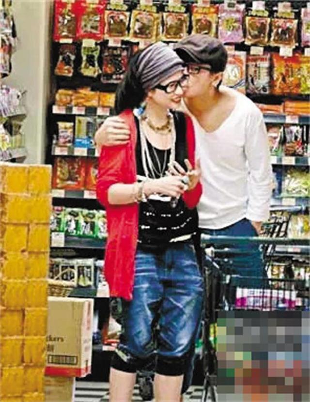 她19歲出道24歲走紅  曾讓鄭伊健甜喊「絕對是我老婆！」 今54歲仍單身戀情全「不超過7年」