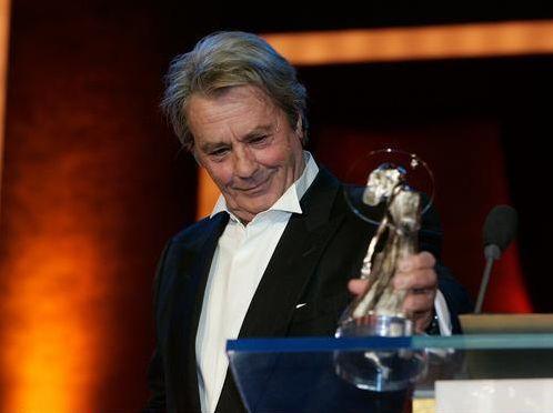 他曾是上一代的夢中情人！ 愛過無數女人卻「最放不下她」 如今83歲「除了幸福什麼都有」