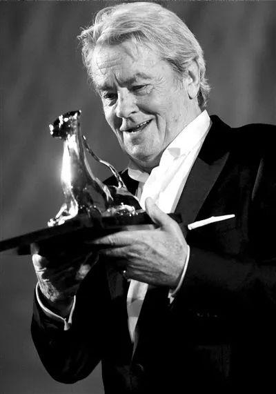 他曾是上一代的夢中情人！ 愛過無數女人卻「最放不下她」 如今83歲「除了幸福什麼都有」