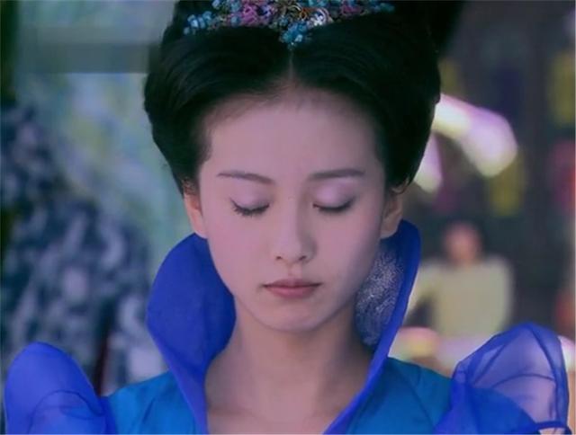 劉詩詩說上學時無人敢追，昔日畢業照流出，網友：是我我也不敢追！