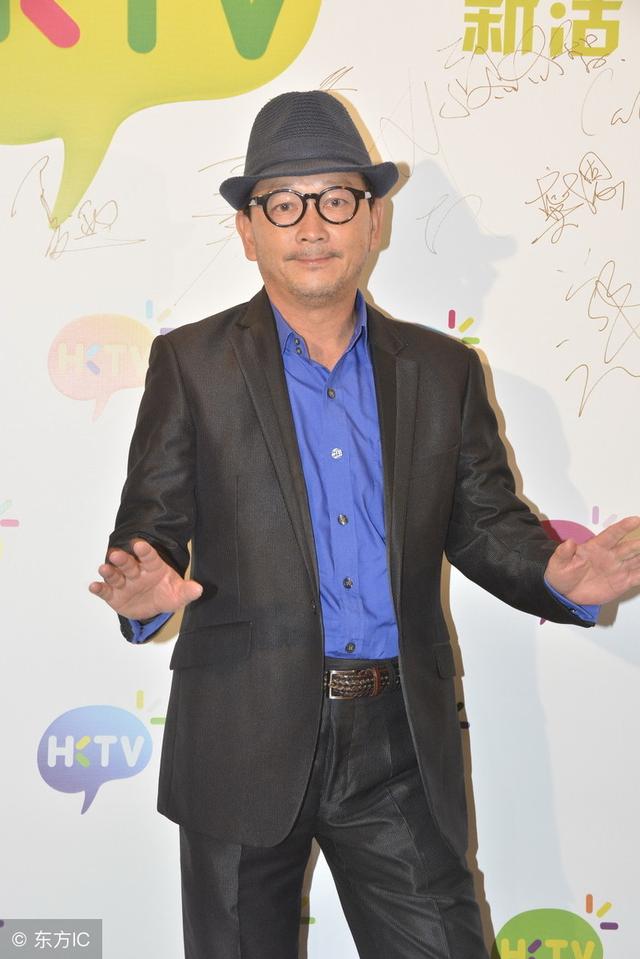 相伴40年卻「從不曬恩愛」！65歲港星痛失愛兒「13年未釋懷」 妻患抑鬱他不離不棄：真愛是安靜的