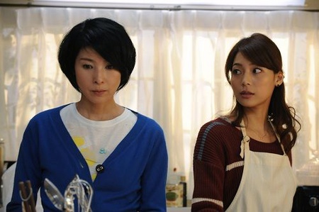 婆媳同住壓力大！水槽留菜渣「婆婆拿抹布丟她」　老公「當下霸氣護妻」對話秒哭：遇到了好老公