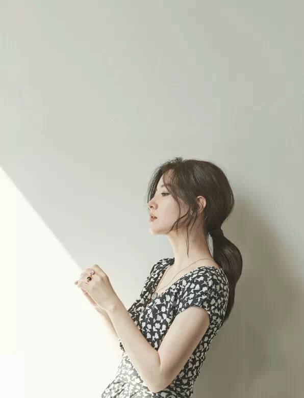 她年近半百「生過2個孩子」，卻依然是韓國最美的女人