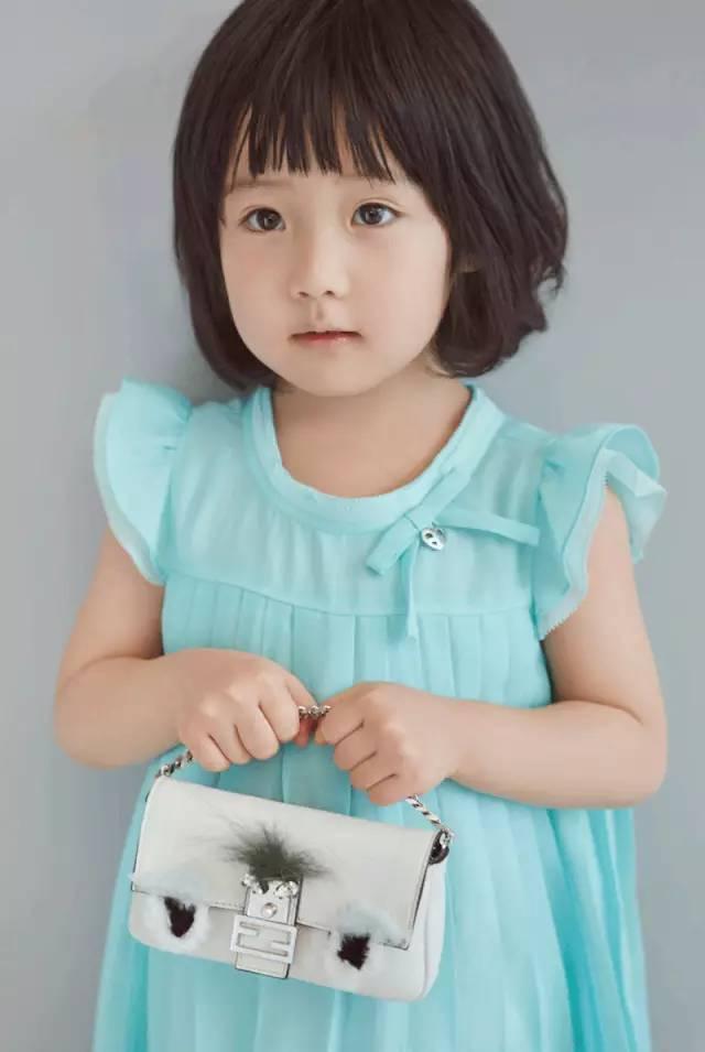 她年近半百「生過2個孩子」，卻依然是韓國最美的女人