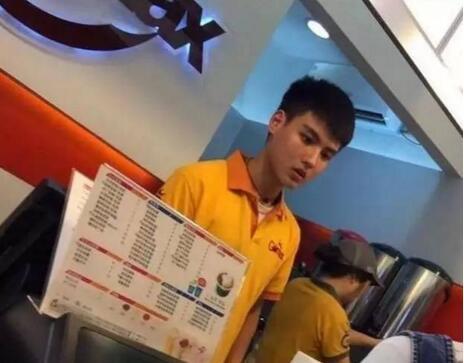 和明星撞臉的路人，女版鹿晗，工地的baby，迪麗熱巴變大媽！