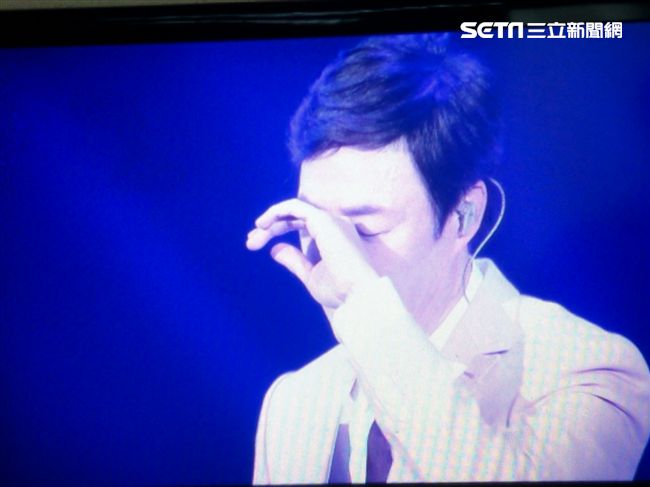退休想當養雞王！費玉清唱《晚安曲》淚崩宣布封麥　哽咽吐心聲：「爸爸當年勸我休息，我現在後悔了…」