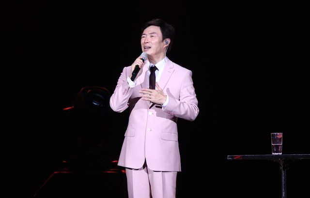退休想當養雞王！費玉清唱《晚安曲》淚崩宣布封麥　哽咽吐心聲：「爸爸當年勸我休息，我現在後悔了…」