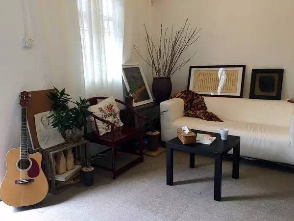 想省錢90後女子「大膽租下7千元舊屋」　神改造讓網友喊：拜託租給我