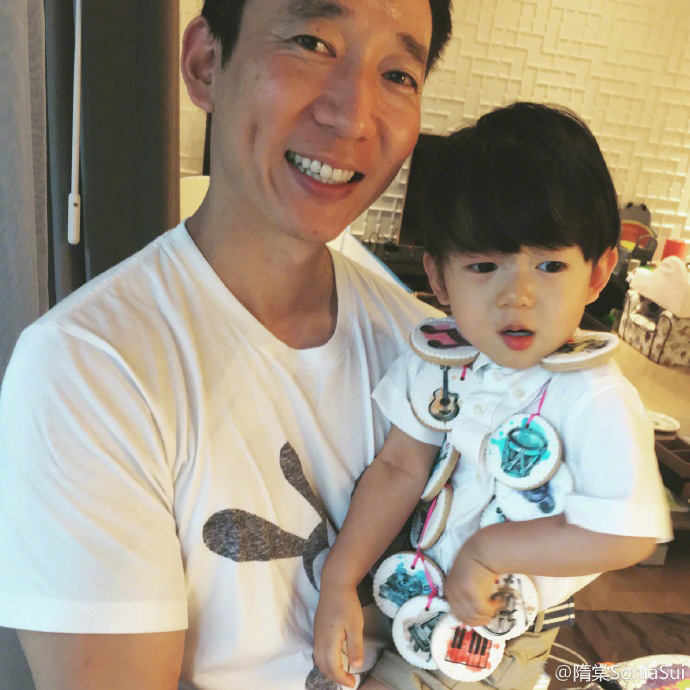 隋棠昔曬「三代同框」慶女兒生日！高顏兒女萌翻眾人　網友焦點卻全在「爺孫合照」