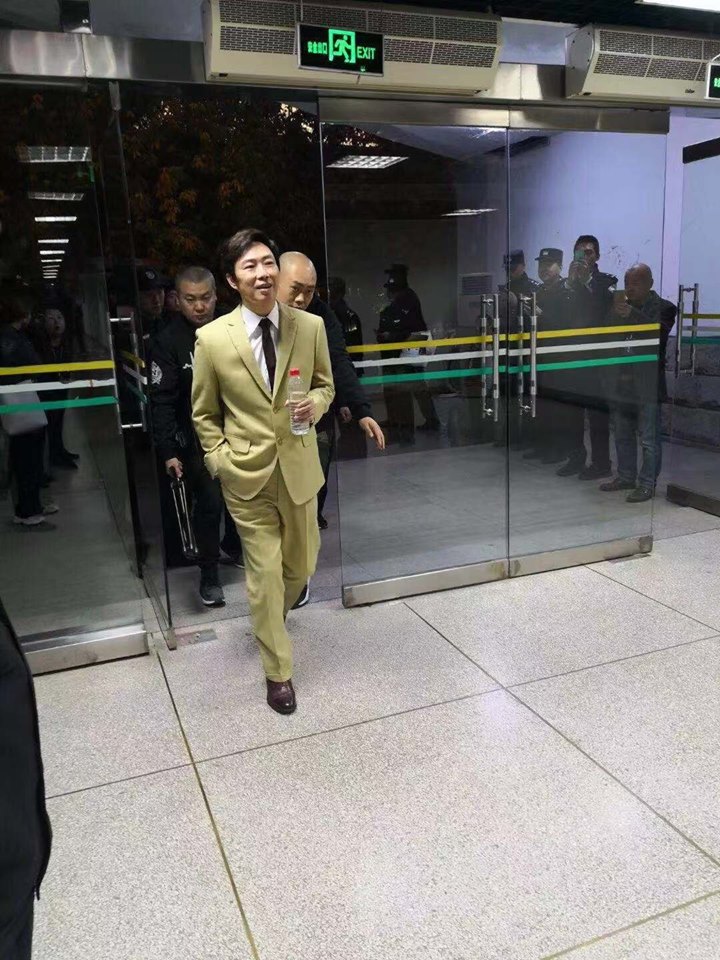 費玉清數十年如一日！ 同條皮帶「繫15年」不為節儉  因念舊「婉拒名牌贊助」：20年老師傅懂我