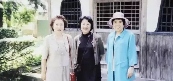 陪彼此到老！7位快80歲單身閨密「買同棟房共住10年」　「揪團逛街做沙龍」彷彿回到年輕時光