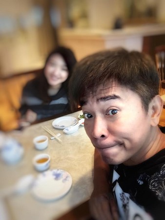 4兒女最聰明！吳宗憲二女兒「超強背景被起底」　精通6種語言「25歲當總經理」爸大讚：聘請她物超所值