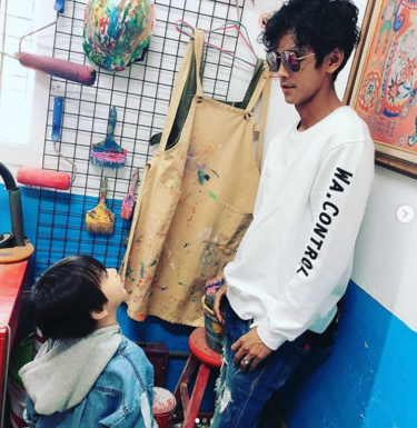 阿翔一秒崩潰！起大早送兒子上學「被老師一句話退回」　老婆發抖笑翻：「要被老爺休了！」