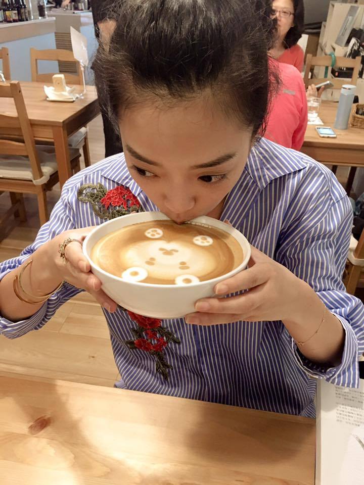 到夫家過年！35歲女星年夜飯「見婆婆起爭執」瞬間嚇傻　半夜2點「呆坐客廳」哭了：我想回娘家....