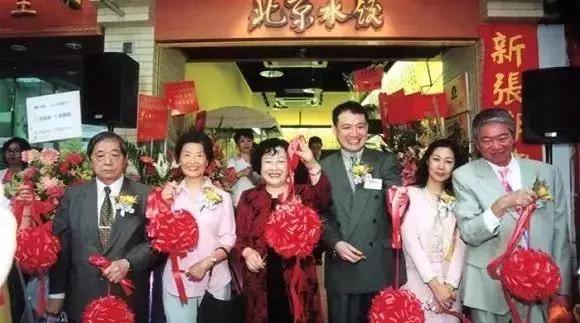 因「沒生兒子」遭婆婆嫌棄！丈夫暗自另組家庭　獨養2女兒成為身價上億「水餃皇后」