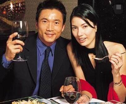 從替身進軍好萊塢！「常威」鄒兆龍淚謝「太太鼓勵學英文」  雙胞胎帥兒亮相惹注目