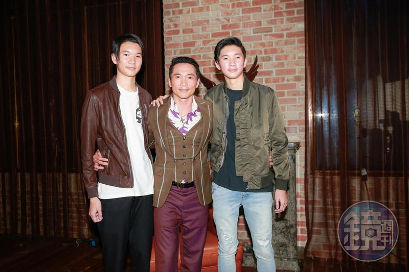 從替身進軍好萊塢！「常威」鄒兆龍淚謝「太太鼓勵學英文」  雙胞胎帥兒亮相惹注目