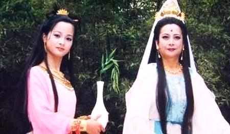 她演「觀音菩薩」自帶仙氣受香客跪拜，後來發生「多次奇異之事」，此後信佛！