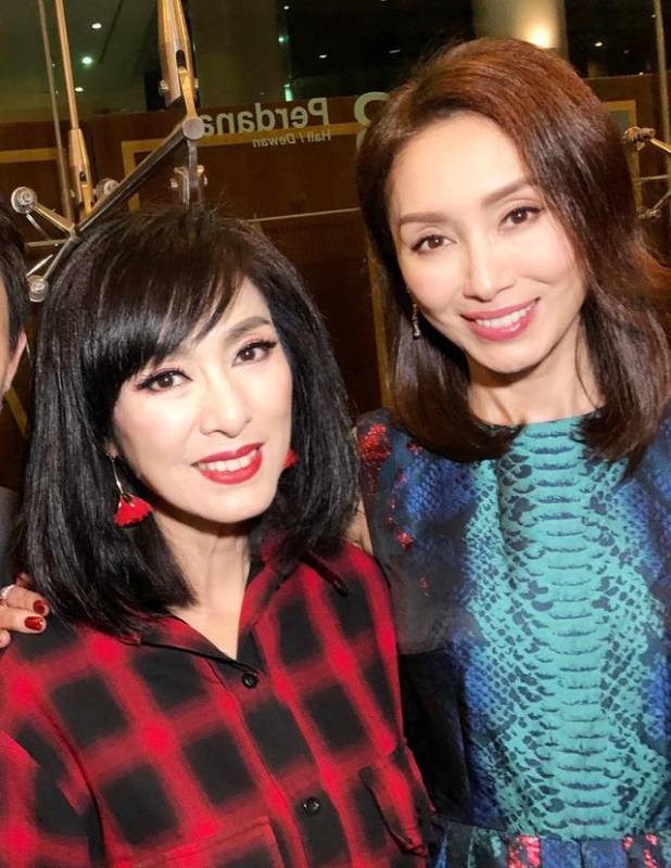 被64歲米雪驚艷了，只是剪個「波波頭」，意外的很時尚減齡