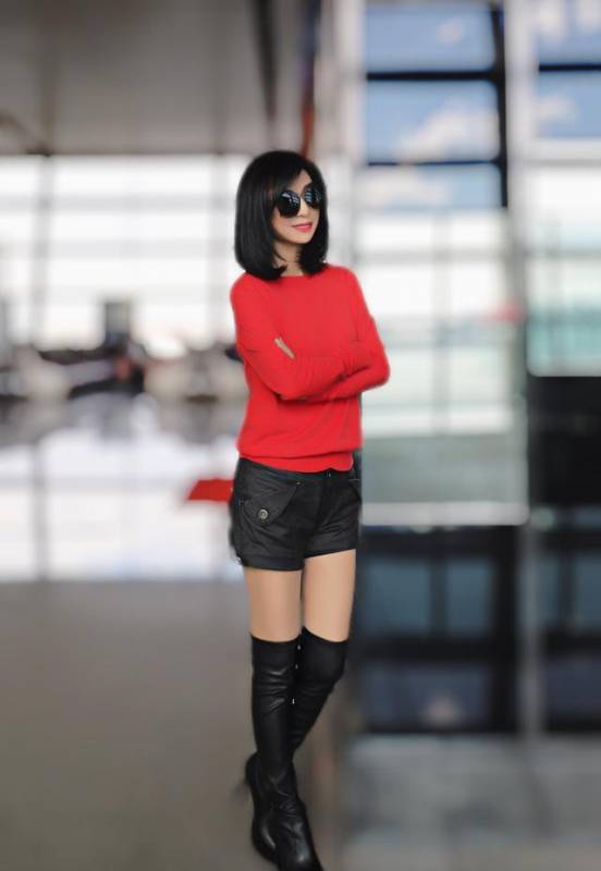 被64歲米雪驚艷了，只是剪個「波波頭」，意外的很時尚減齡