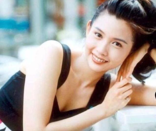 50歲邱淑貞「最幸運」的粉絲，本來是追邱淑貞的，卻把自己追成一線巨星！
