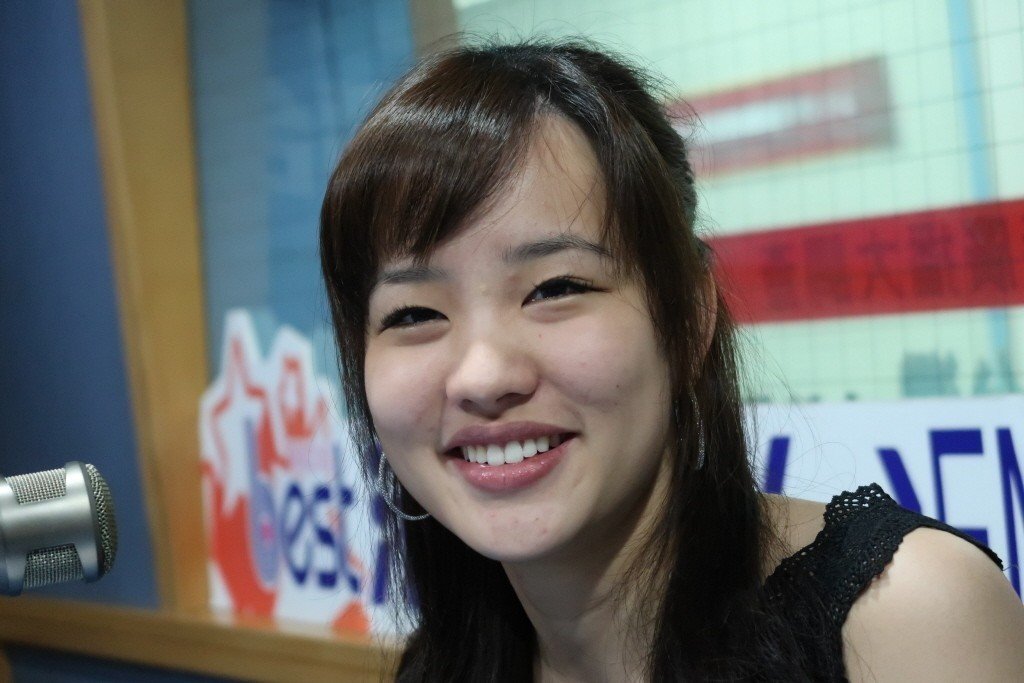 高人氣不輸老爸！網友不解問「韓冰到底紅什麼」　地方媽媽曝「被收服原因」：從腿可以看出來