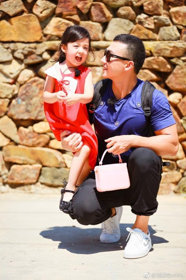 有一種友誼叫周杰倫劉畊宏：你負責開演唱會養家，我負責幫你帶娃