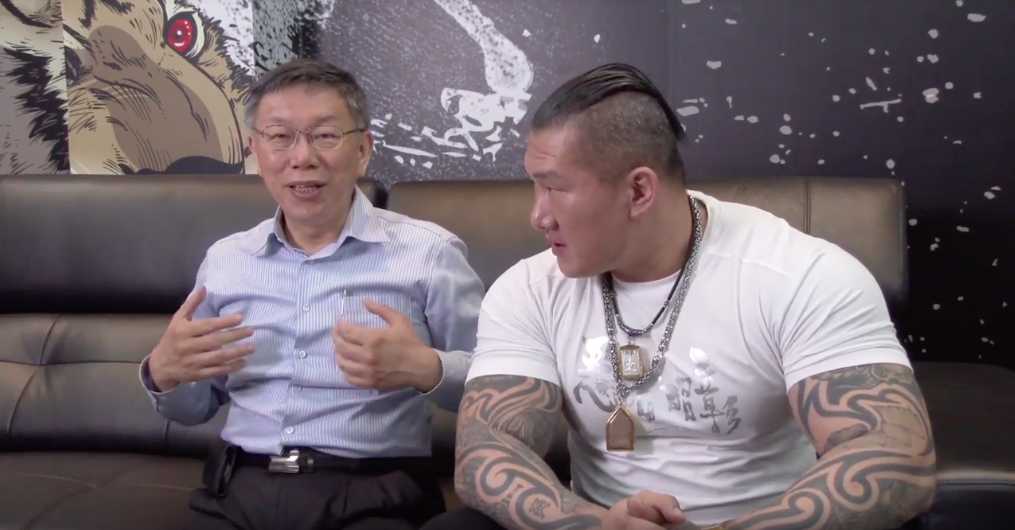 賺多少全捐出去！館長光是簽約金「高達7位數台幣」　月收入「能買好幾棟透天厝」卻不買霸氣捐了　