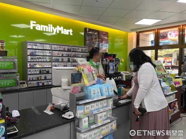 踢到鐵板！店員禮貌問「需要微波嗎？」被奧客飆罵　店長「開口霸氣回擊」對方秒不敢吭聲