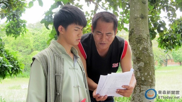 王豪兒子「首次亮相本土劇」前輩直誇：比老爸有種　換上帝王古裝「瞬間霸氣全開」網讚帥翻天