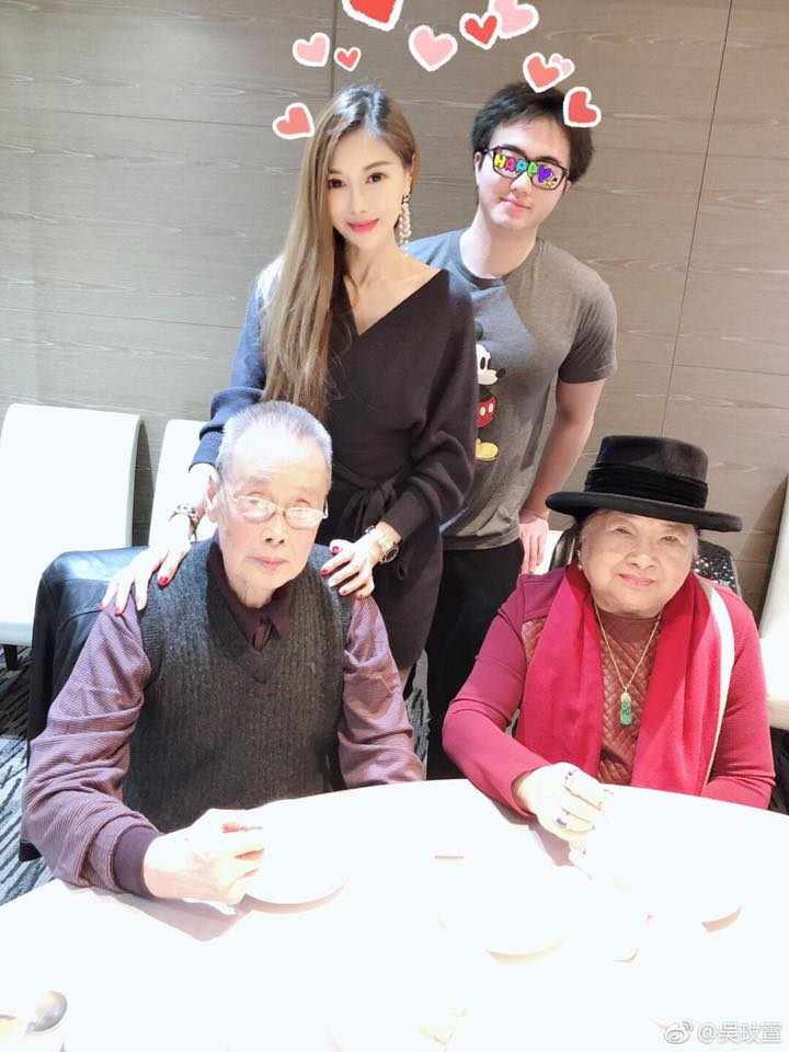 吳玟萱離婚「撫養獨子19年」栽培赴美深造　兒子代表學校參賽「超狂表現」讓她以子為傲
