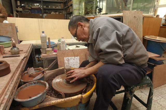 浪子被關16年兒16歲！ 妻「瞞懷孕」盼為他傳宗接代  「獄中捏陶」奪首獎20萬：只想讓兒子驕傲